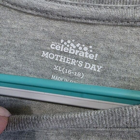 Gray Dog Mom T-Shirt - Picture 3 of 4